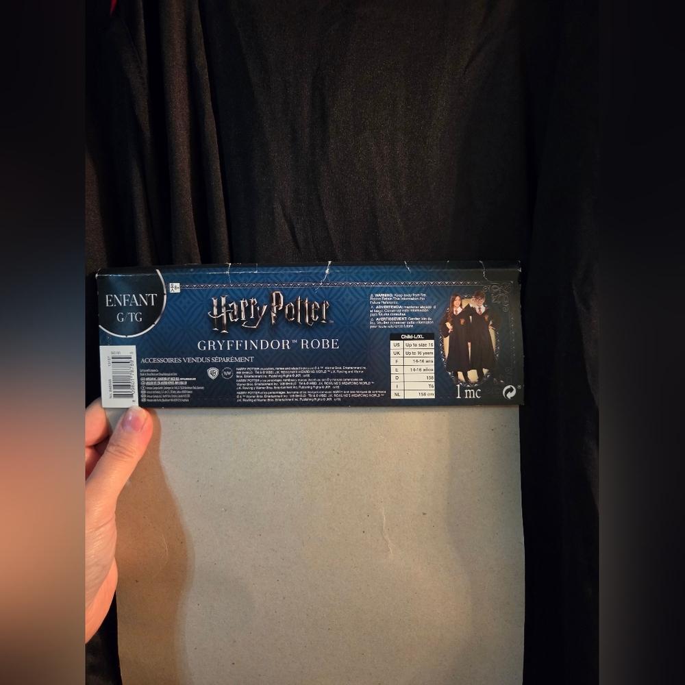 Child Harry Potter Gryffindor Robe And Hermione Wand, L/XL - Picture 3 of 7